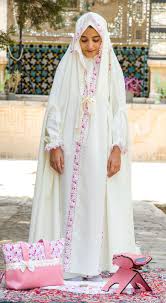 تصویر 2 از ست سجاده و چادر نماز رنگ‌ بندی متنوع با بافت مرغوب