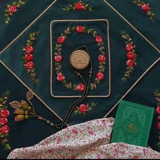 جانماز گلدوزی شده ساده جمع‌ و جور و کاربردی