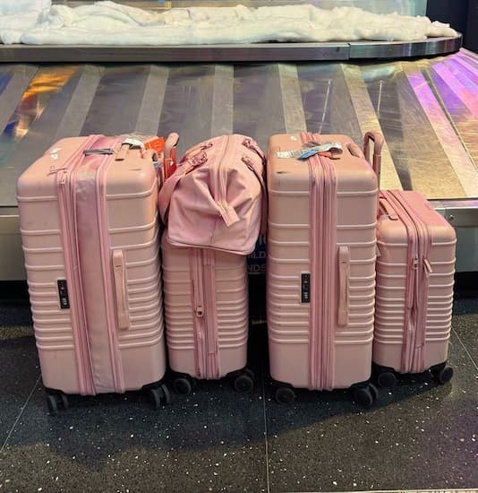 تصویر 2 از چمدان مسافرتی خارجی مناسب سفر هوایی و زمینی
