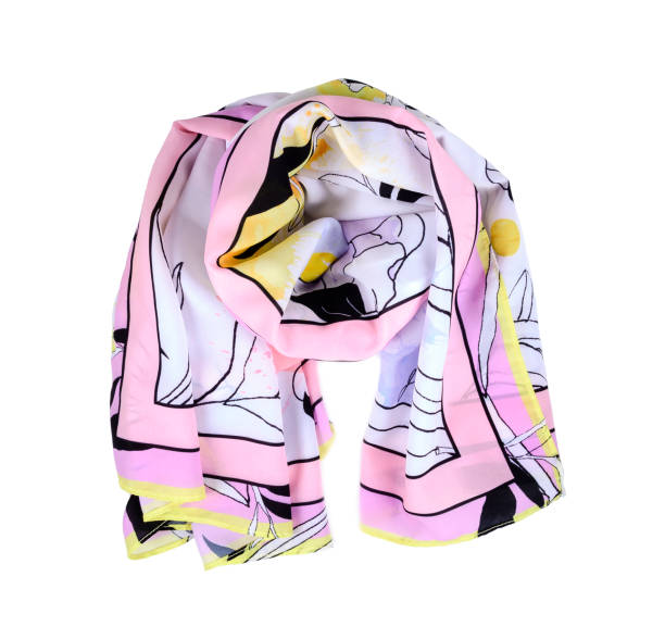 تصویر 1 از روسری پاییزی گرم هماهنگ استایل مینیمال شهری