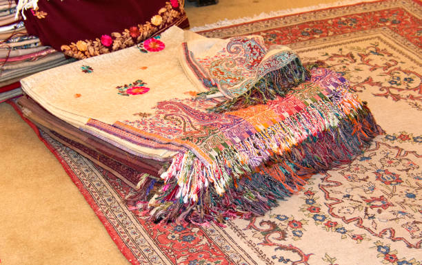 روسری سنتی اصیل نقش های ایرانی دست ساز