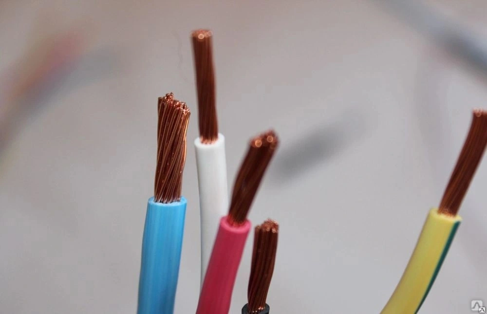 تصویر 1 از کابل افشان صنعتی تولید شده با روش های پیشرفته مناسب کابل کشی کارخانه ها