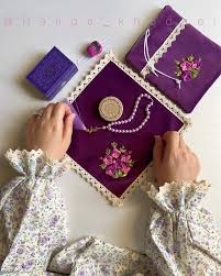 سجاده بنفش رنگ روشن با طراحی ویژه