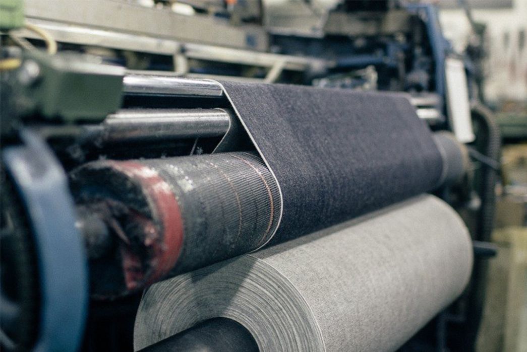 تصویر 4 از پارچه جین مشکی با بافت یک نواخت