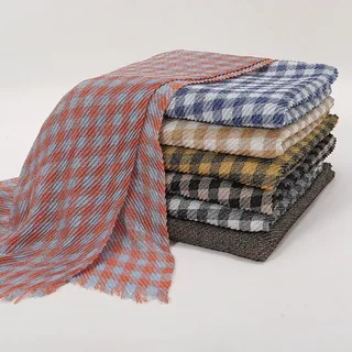 تصویر 4 از روسری چهارخانه با ترکیب رنگ های مدرن و خاص