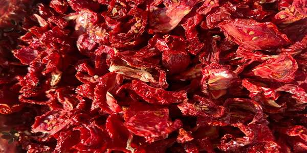 گوجه خشک طمع دار شده طبیعی تهیه شده از گوجه های تازه