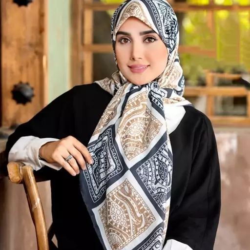 تصویر 2 از روسری مربعی با ابعاد استاندارد و کیفیت بالا