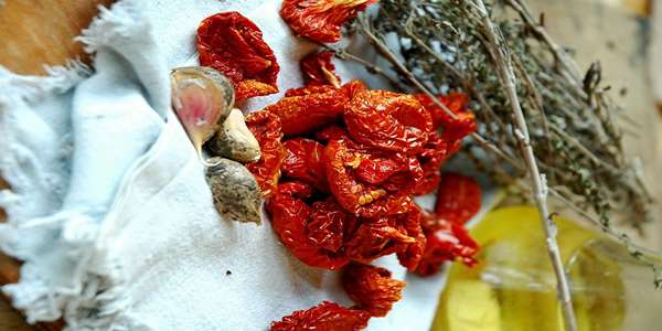 تصویر 3 از گوجه خشک با روغن زیتون مخصوص رستوران و مصرف حرفه ای