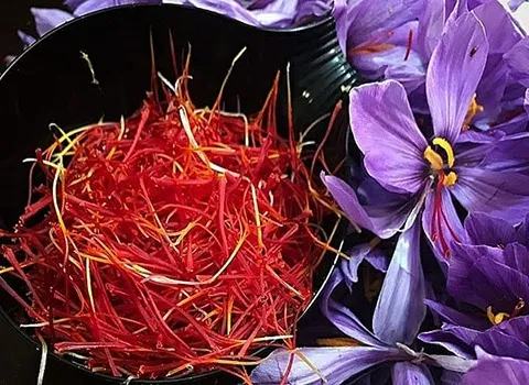 تصویر 4 از زعفران دسته‌ ای سنتی با کیفیت صادراتی مرغوب