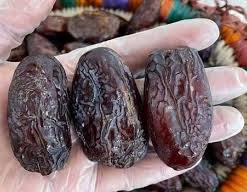 تصویر 1 از خرما پیارم خوزستان با عطر دلپذیر و طبیعی