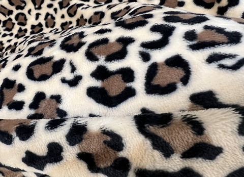 پتو پلنگی انتخابی اقتصادی و کاربردی و جنس لطیف و نرم