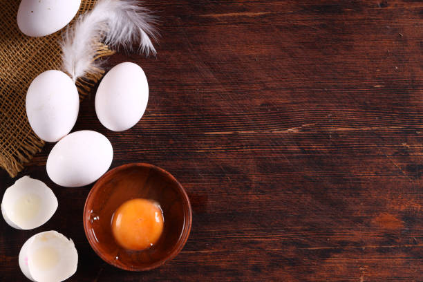 تخم مرغ ارگانیک با زرده خوشرنگ و خوش طعم