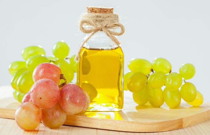 تصویر 3 از روغن هسته انگور با بافت شفاف و ملایم
