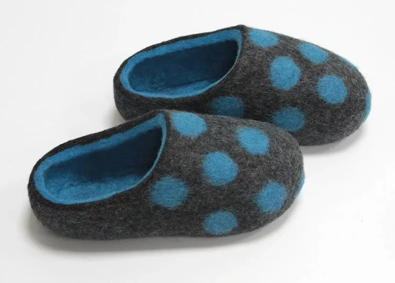 تصویر 2 از پاپوش نمدی با رنگ بندی کامل و متنوع برای اتاق خواب