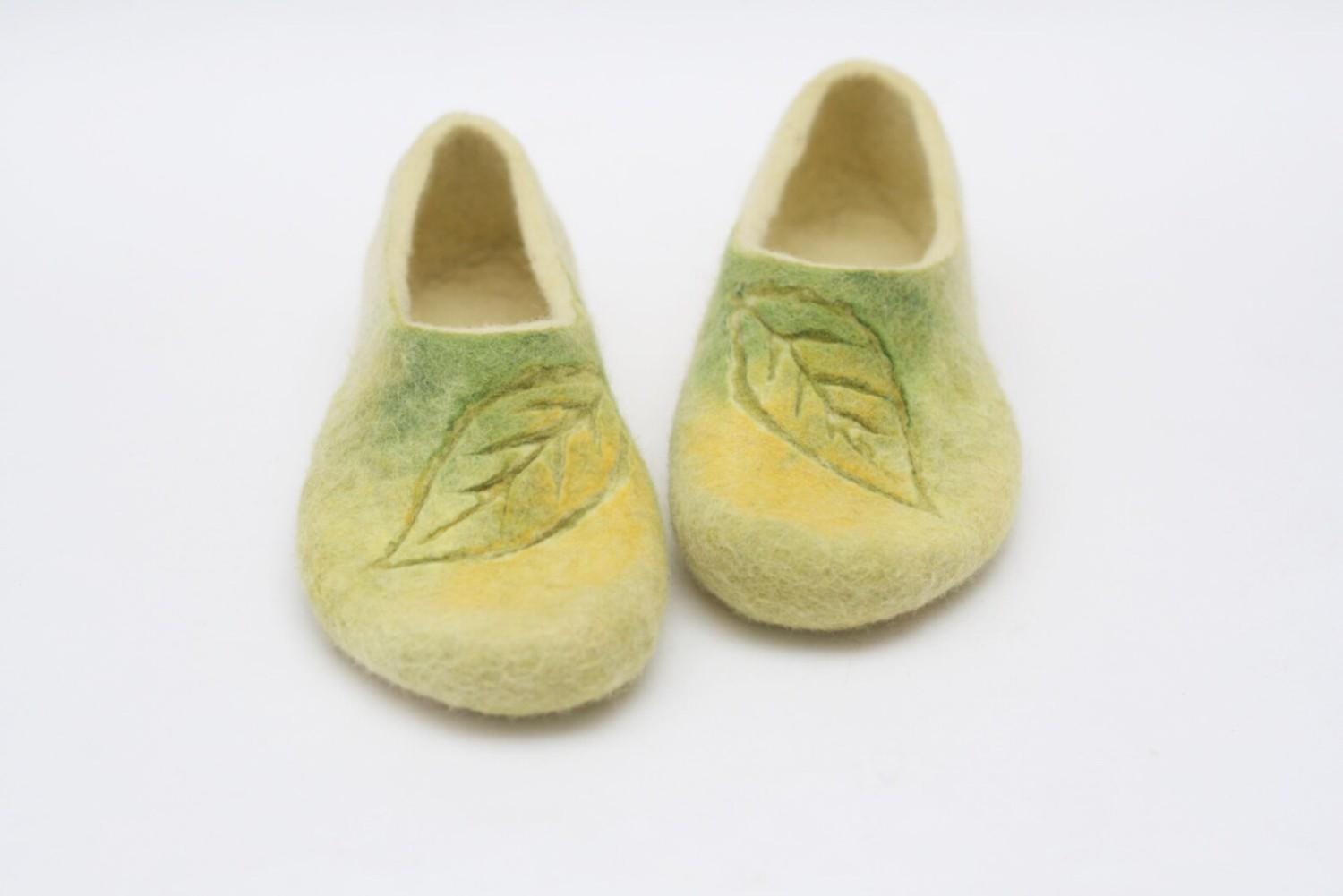 پاپوش نمدی با فرم استاندارد و سازگار با کف پا