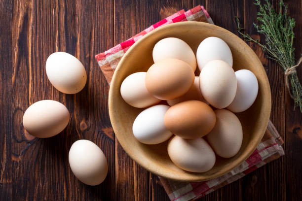 تصویر 2 از تخم مرغ محلی تازه با زرده غنی و طعم اصیل