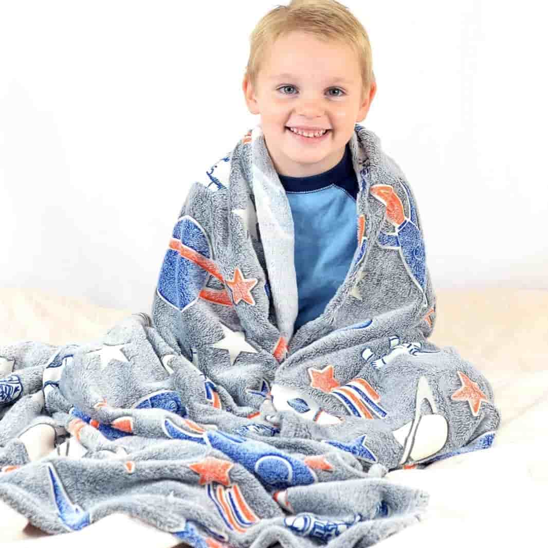 تصویر 1 از پتو طرح فضانورد شب نما مناسب استفاده مداوم