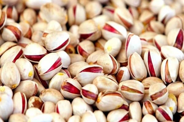 تصویر 1 از پسته احمد آقایی تازه امسالی با طعم اصیل ایرانی و خندان طبیعی