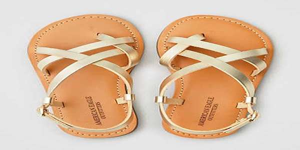 صندل چرم زنانه شیک بنددار با فرم استاندارد پا