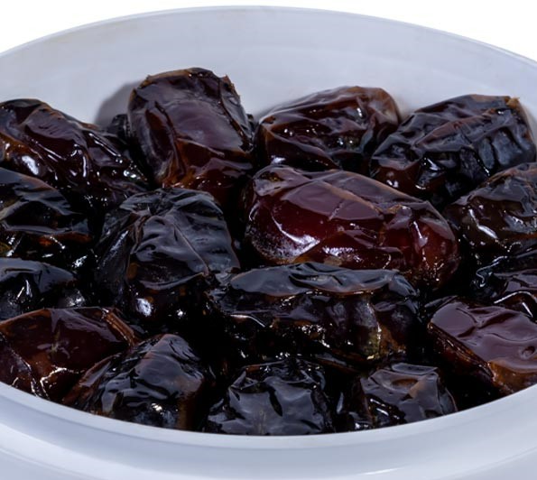 تصویر 1 از خرما کبکاب خوش رنگ و نیمه‌ خشک با طعم خاص