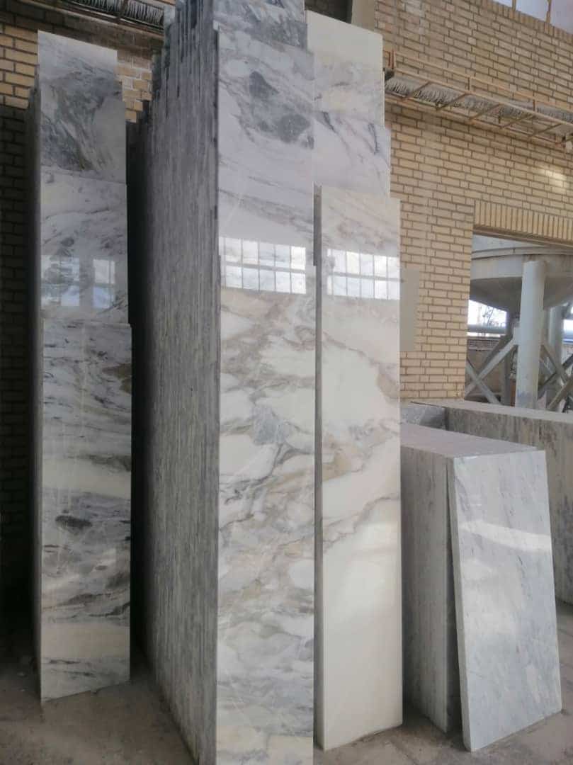 تصویر 4 از سنگ پلاک لابید با سطح صیقلی و استحکام بالا