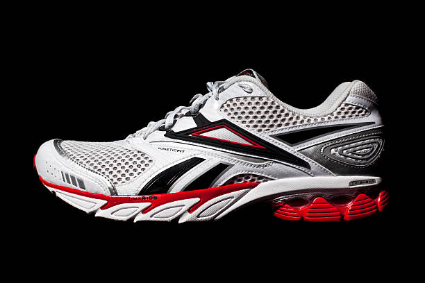 کفش ورزشی ریباک کنترل فشار کف پا