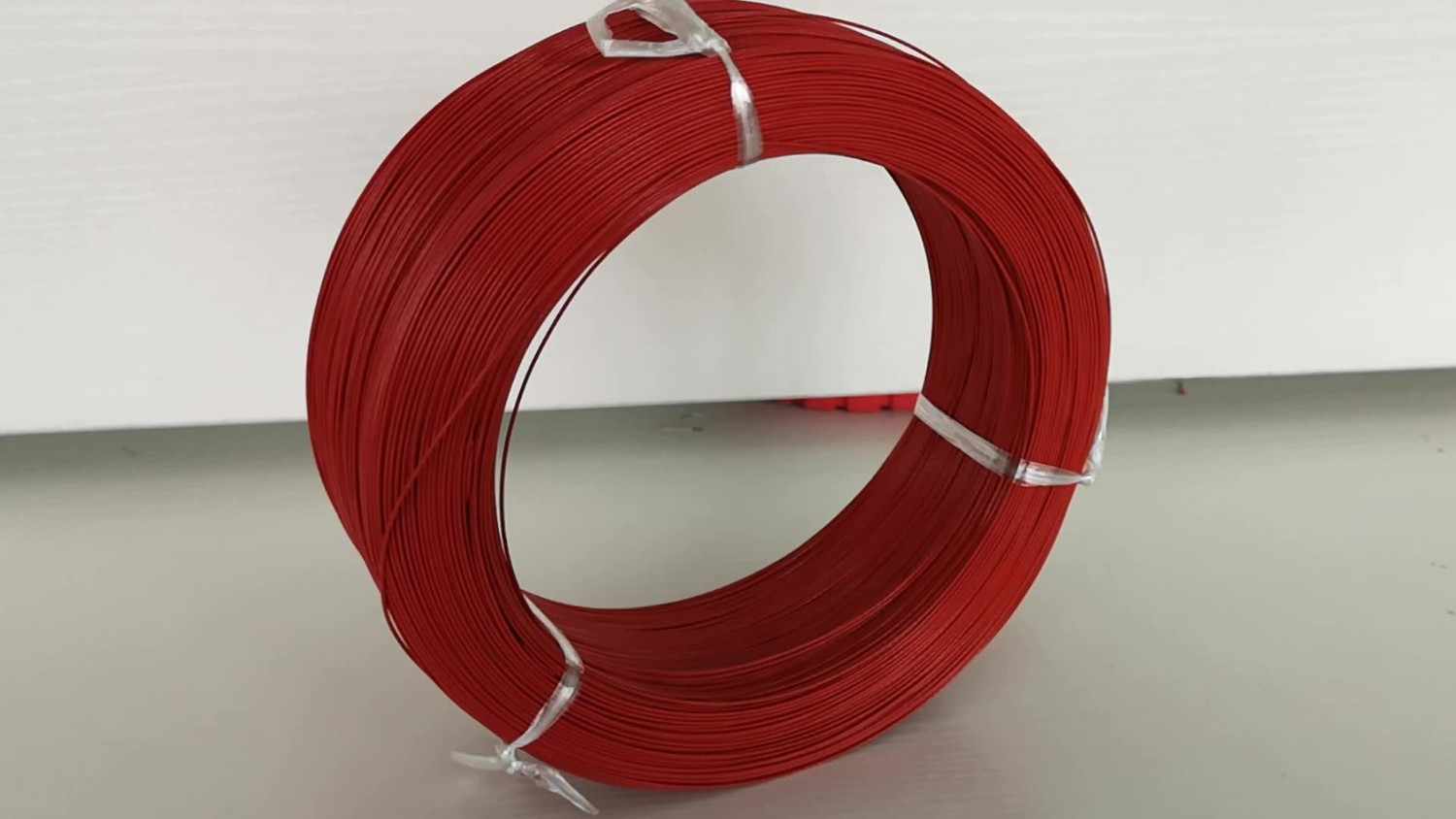 تصویر 2 از کابل افشان با خم پذیری فوق العاده بالا مناسب برای استفاده تجهیزات قابل حمل