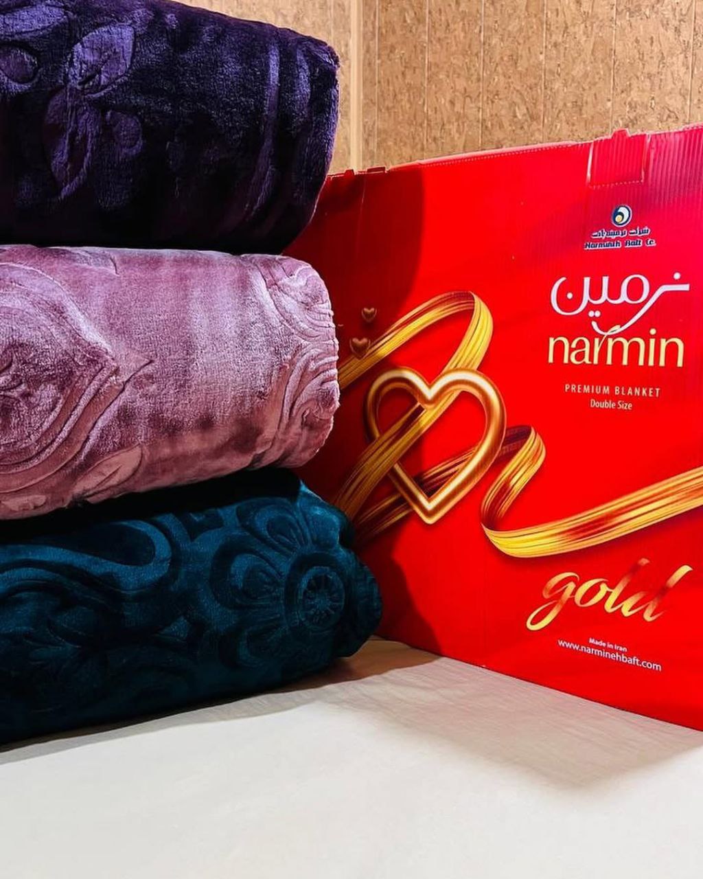 فروش ویژه و پخش عمده از کارخانه پتو نرمین طلایی یک نفره