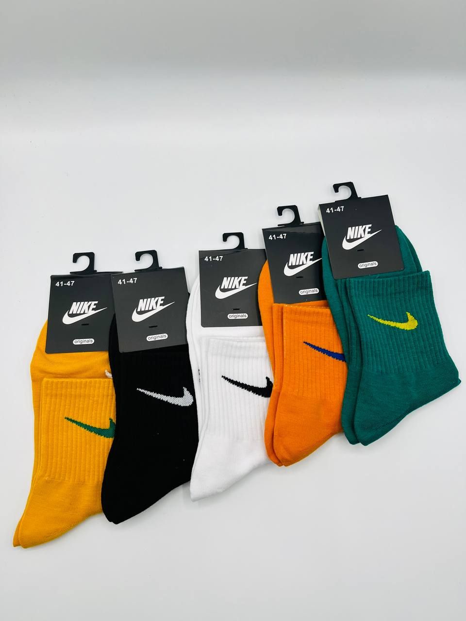 تصویر 1 از جوراب ساق بلند با بافت مقاوم