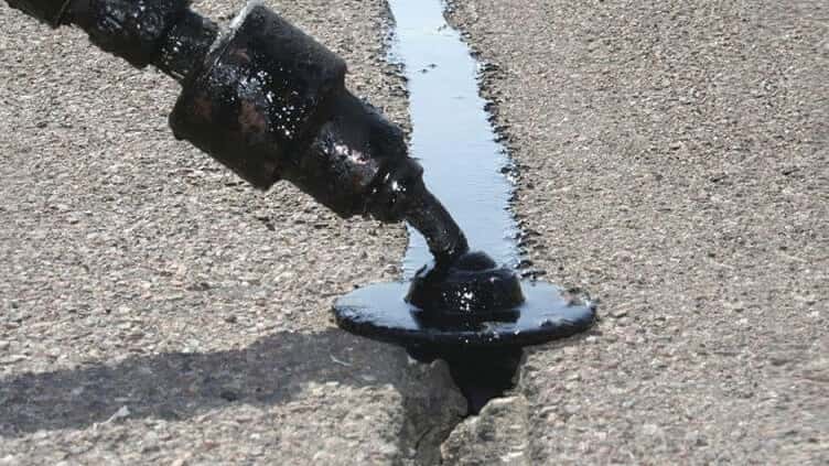 تصویر 3 از قیر استاندارد مناسب پروژه‌های عمرانی و راهسازی