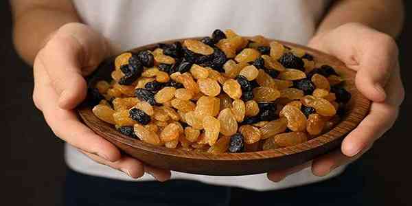 کشمش تیزابی انتخابی مناسب مصرف خانگی