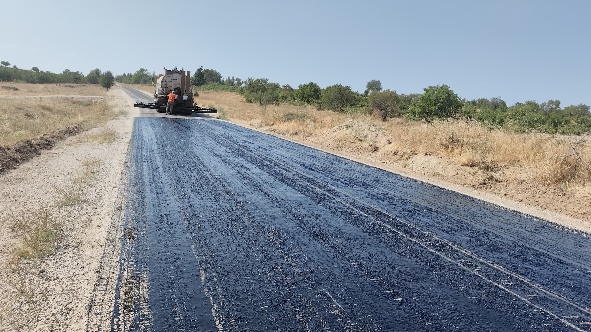 تصویر 2 از قیر ویژه آسفالت خیابانی با طول عمر بالا