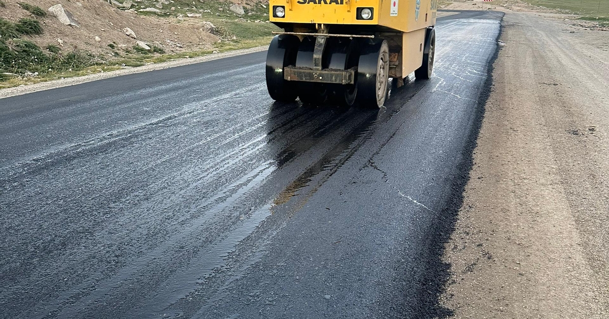 تصویر 3 از قیر صنعتی مخصوص کارخانه‌ ها و پروژه‌ های خاص