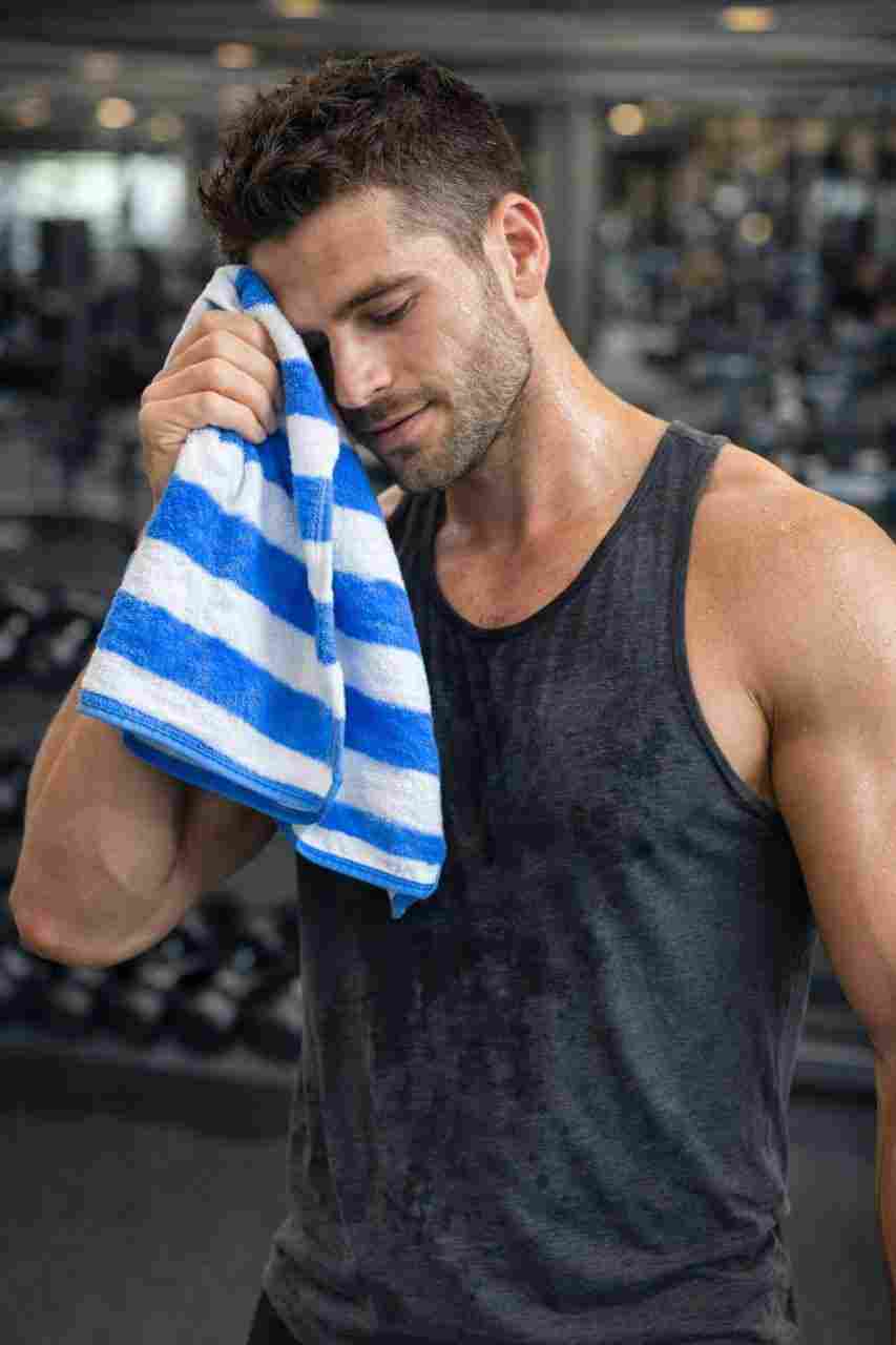 تصویر 1 از قیمت عمده حوله باشگاهی پولیشی سبک و جذاب