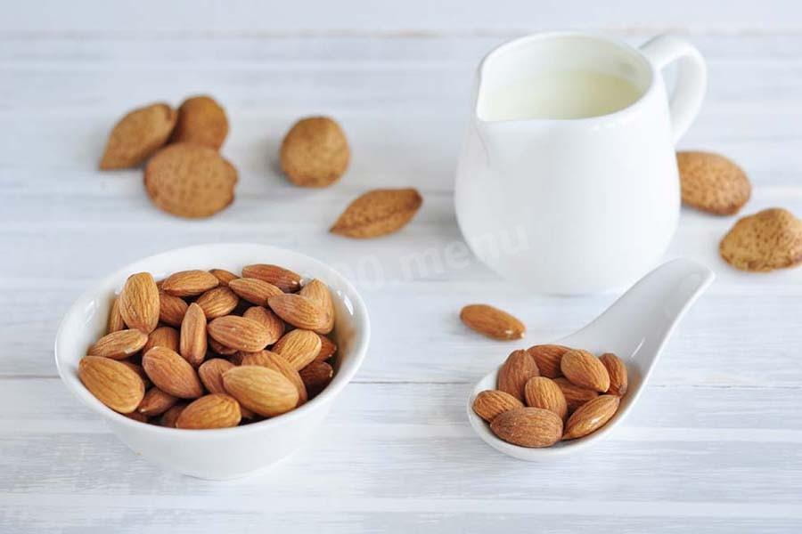 بادام درختی شهر کرد مغز تازه و باکیفیت