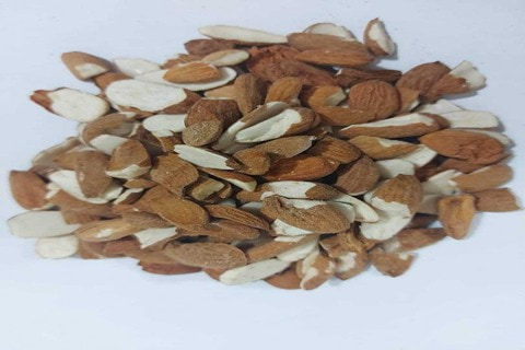تصویر 2 از بادام درختی شکسته و اماده مصرف