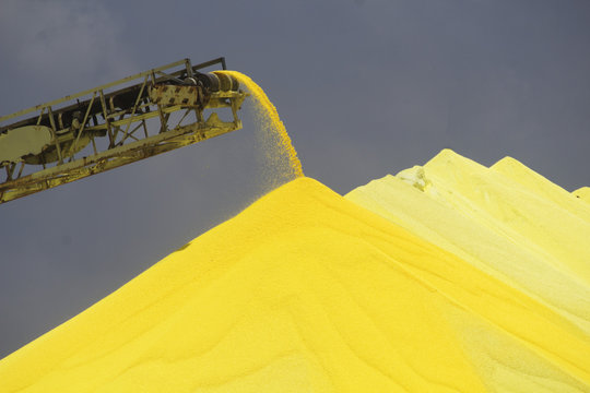 تصویر 1 از گوگرد گرانول کیسه ای مناسب کاربردهای کشاورزی