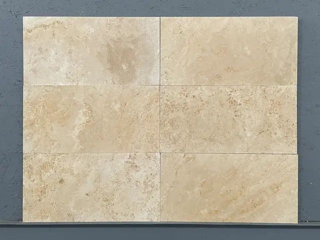 تصویر 1 از سنگ تراورتن عسلی با پایداری بالا مقاوم در برابر رطوبت و حرارت مناسب انواع محیط