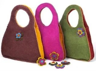 تصویر 3 از کیف نمدی در رنگ های متنوع برای هماهنگی با لباس ها