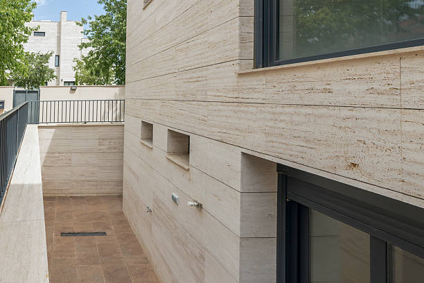 تصویر 1 از سنگ تراورتن بژ ملایم کاربرد سازه های مسکونی