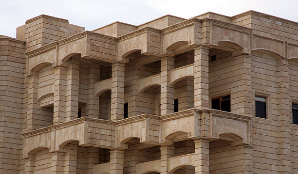 سنگ تراورتن بژ ملایم کاربرد سازه های مسکونی