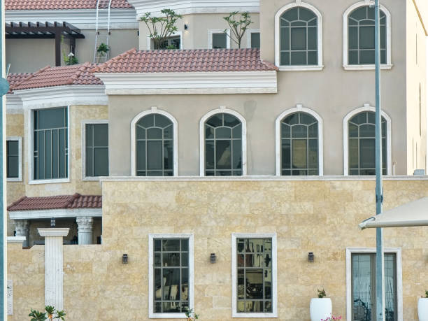 تصویر 3 از سنگ تراورتن بژ ملایم کاربرد سازه های مسکونی