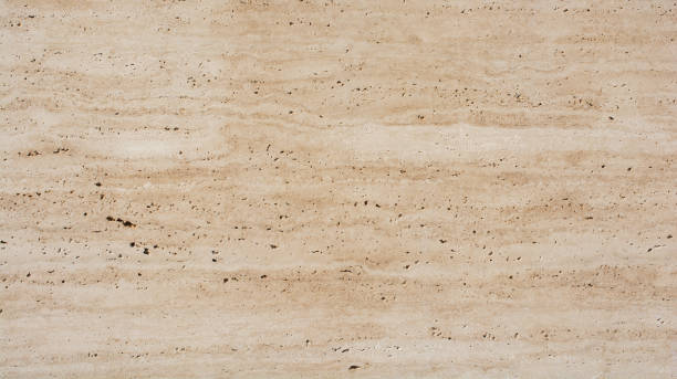 تصویر 1 از سنگ تراورتن نخودی طبیعی هماهنگ نور محیط