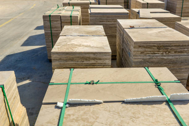 تصویر 4 از سنگ تراورتن برش افقی منظم نمای کشیده ساختمان