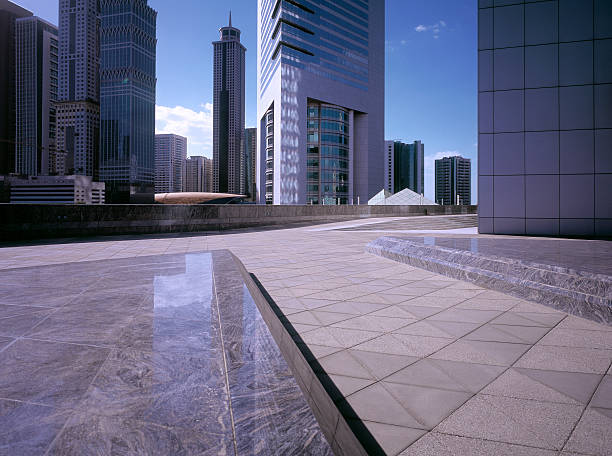 تصویر 1 از سنگ تراورتن برش عمودی بلند نمای مدرن شهری