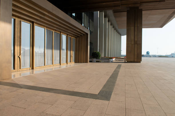 تصویر 1 از سنگ تراورتن ریزبافت هماهنگ معماری ظریف