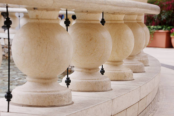 تصویر 4 از سنگ تراورتن ریزبافت هماهنگ معماری ظریف