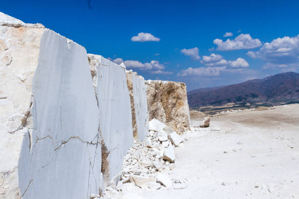 تصویر 3 از سنگ تراورتن سردسیری مقاوم تغییرات دمایی