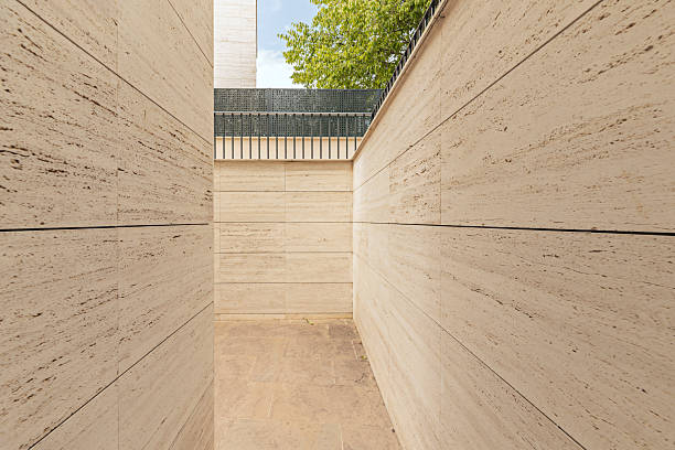 تصویر 2 از سنگ تراورتن یکدست سازی نماهای بزرگ