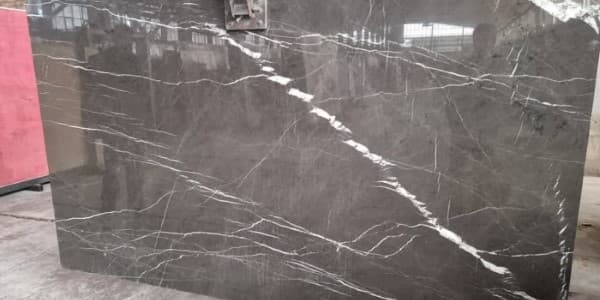 تصویر 2 از سنگ مرمریت لاشتر با سطح صیقلی پولیش شده